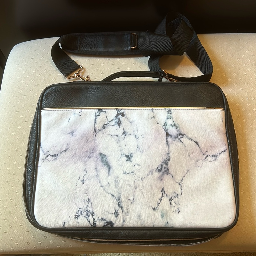 Zip around computer shoulder bag